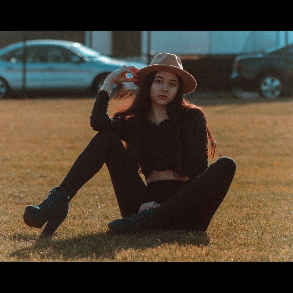 Meet your Posher, Tora